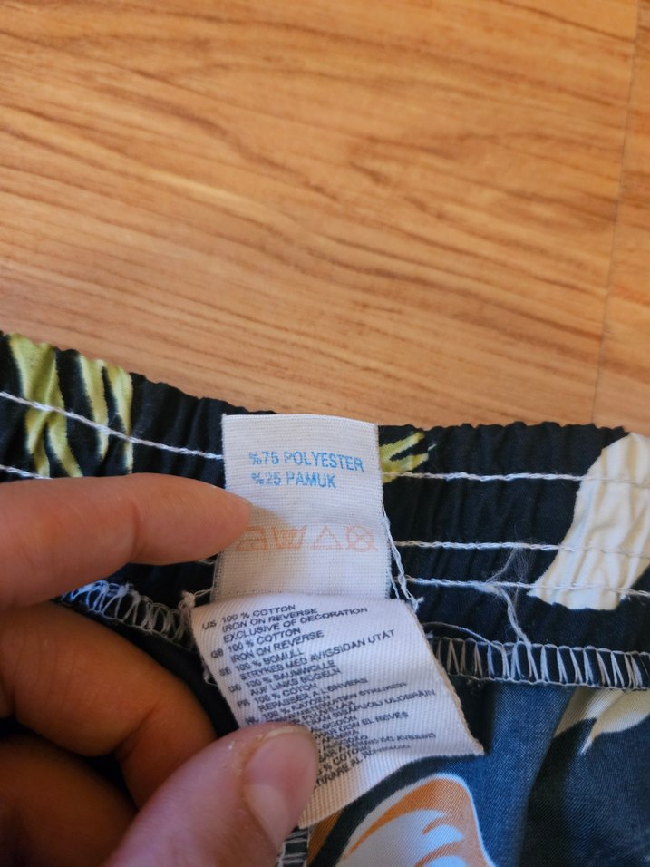 Çiçek Desenli Bol Kesim Erkek Mayo Şortu - Görsel 2