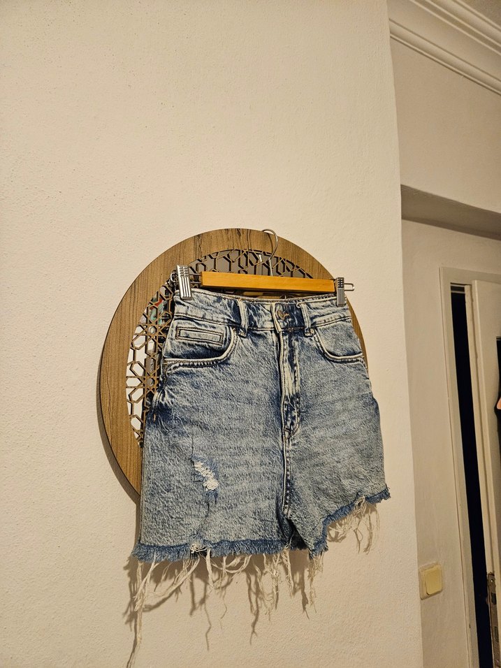 Zara Kadın Gri Kot Mini Şort - Görsel 4