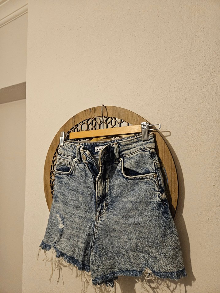 Zara Kadın Gri Kot Mini Şort - Görsel 3