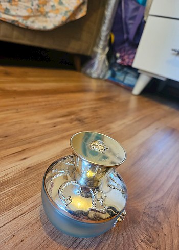 Versace kadın parfümü şık şişede - Görsel 4