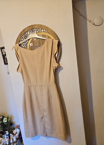 Bej Drapeli V Yakalı Kadın İpekyol Elbise - Görsel 5