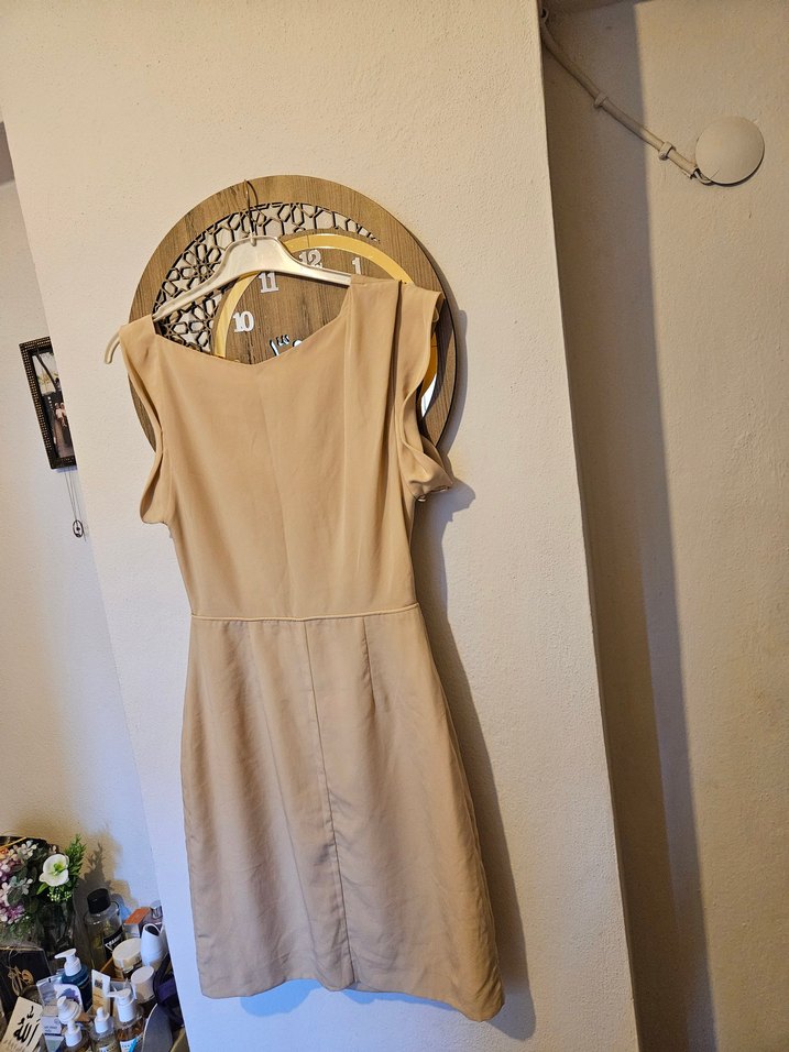 Bej Drapeli V Yakalı Kadın İpekyol Elbise - Görsel 5