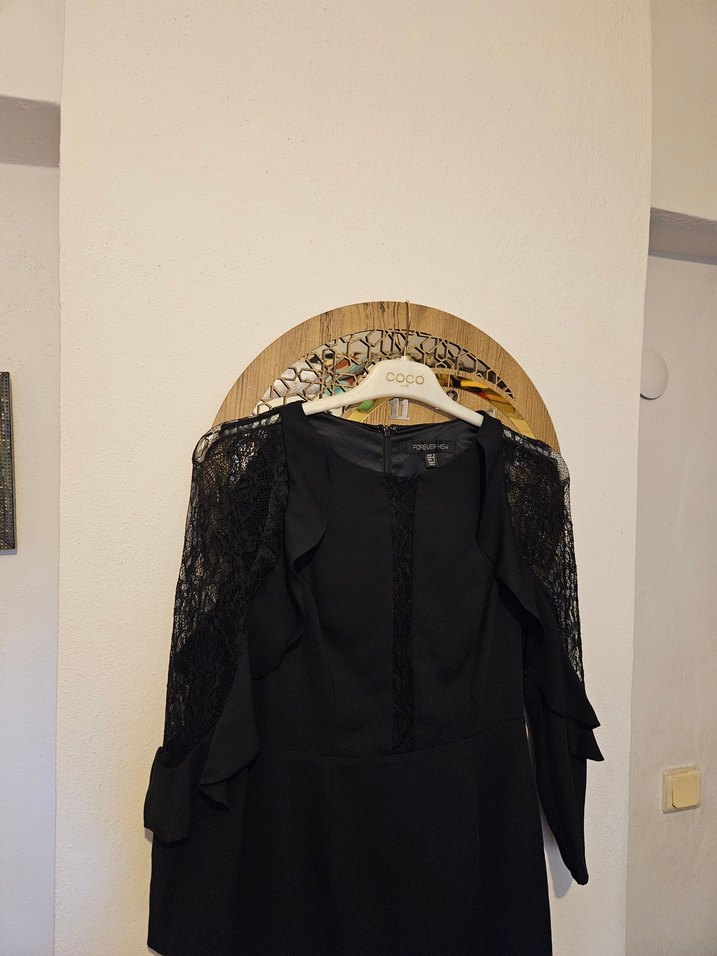 Dantel Detaylı Siyah Uzun Kollu Gotik Elbise - Görsel 2