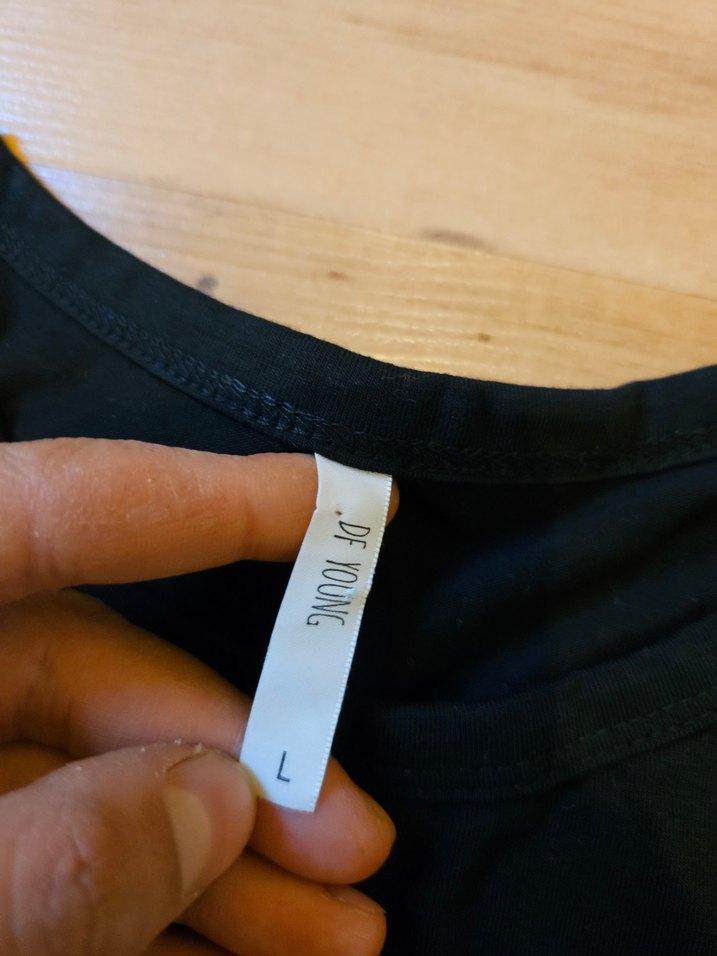 Siyah Tişört - Görsel 3