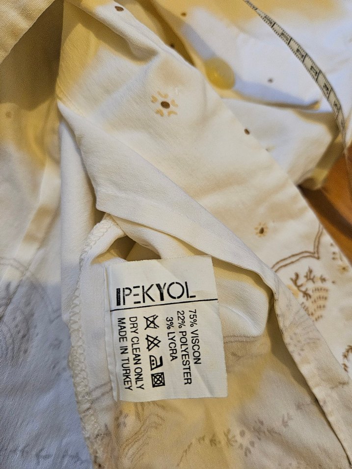 Nakışlı Beyaz Bohem Düğmeli Yelek - Görsel 2