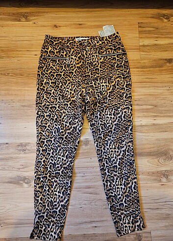 Zara leopar desenli pantalon