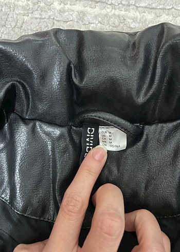 Siyah Deri Kürklü Kadın Şişme Yelek - Görsel 3