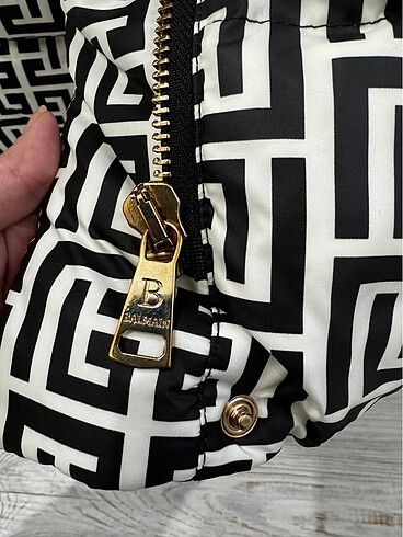 xxl Beden siyah Renk Balmain Şişme Mont