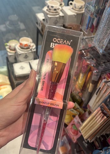 Diğer Renkli Makyaj Fırçası Ocean Brush