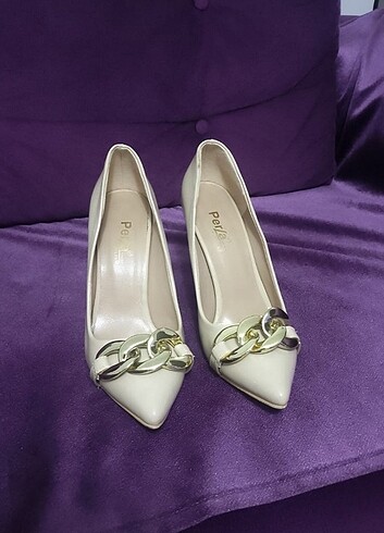 39 Beden Krem rugan zincirli stiletto