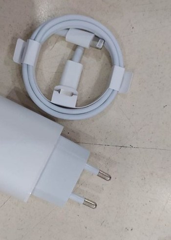 Apple Beyaz Telefon Şarj Cihazı
