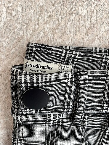 Stradivarius Kare pantolon