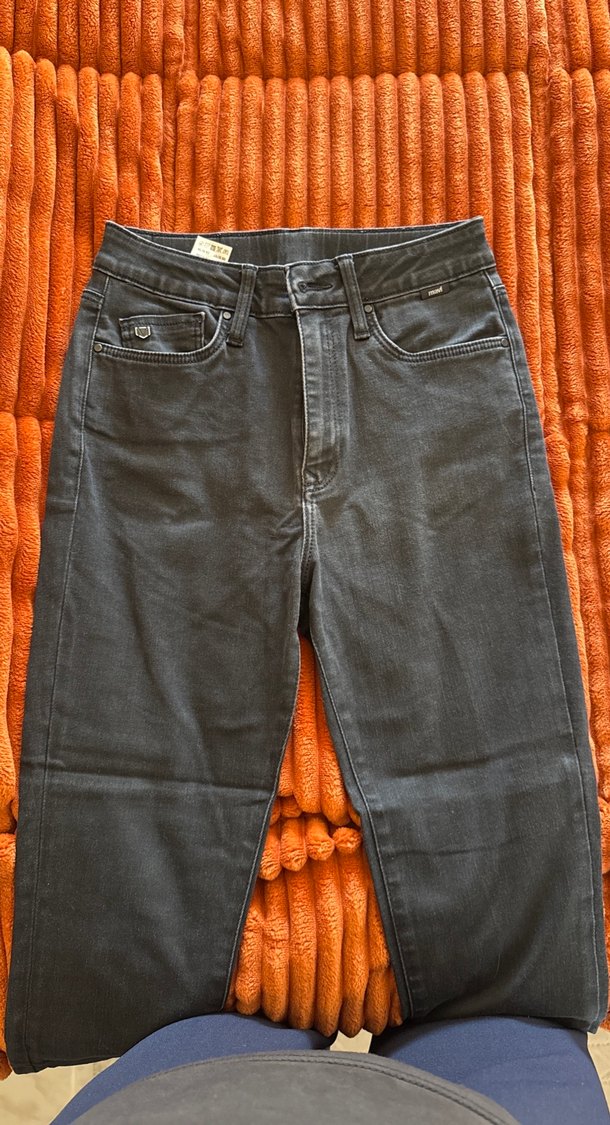 Kemerli Gri Kadın Jean Pantolon - Görsel 4