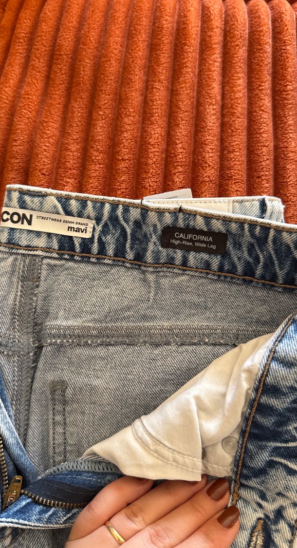 Gevşek Kesim Kadın Kot Pantolon - Görsel 3