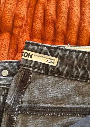 Kadın Gri Kemerli Denim Pantolon - Görsel 3