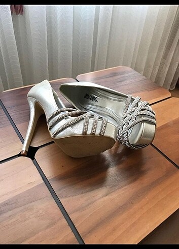 35 Beden gri Renk TAŞLI TOPUKLU AYAKKABI