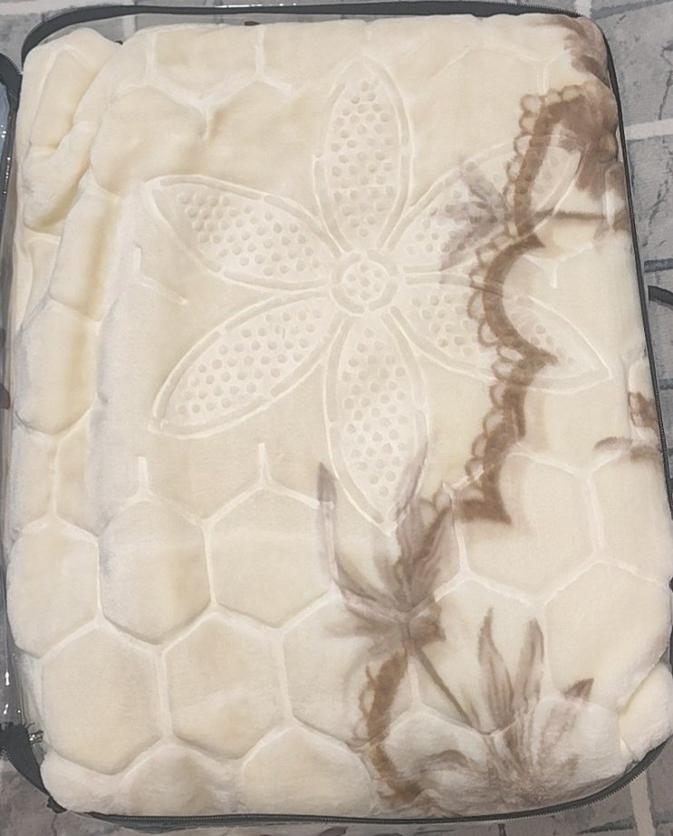 Altın Renkli Çocuk Battaniyesi 160x220 cm - Görsel 2