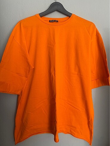 Turuncu tshirt