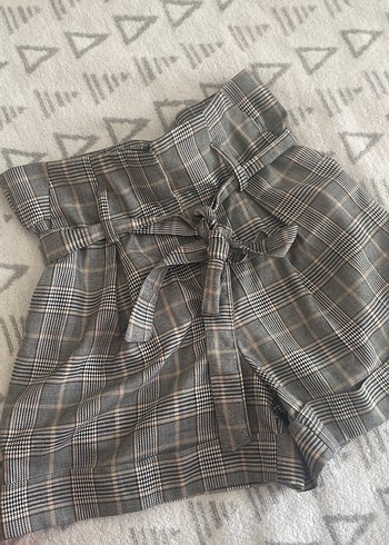 m Beden Ekose Desenli Gri Kemerli Yüksek Bel Mini Şort