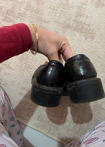 38 Beden altın Renk Zincir Tokalı Siyah Deri Kadın Loafer