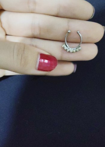 Gümüş Renkli Taşlı Payetli Minimalist Kadın Çelik Piercing - Görsel 4