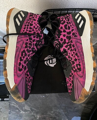 Adidas Derrick roose