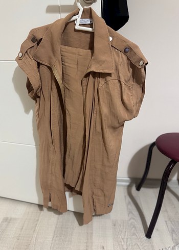 Camel Keten Düğme detaylı takım