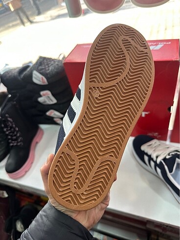 37 Beden Adidas spor ayakkabı