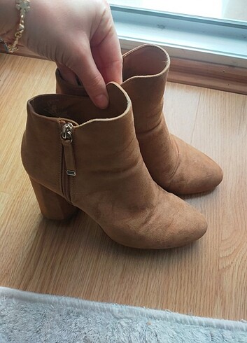 39 Beden Bershka kadın bot
