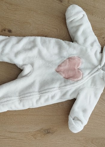 Kapüşonlu Beyaz Kürklü Bebek Tulumu - Görsel 2