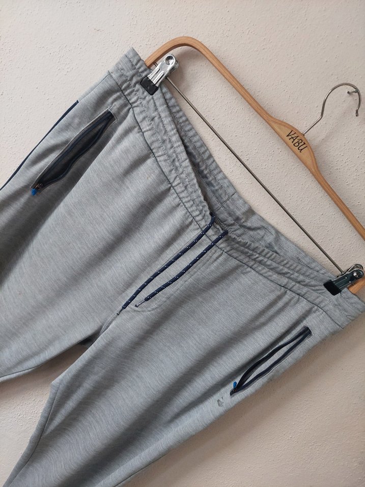 LCW beli lastikli ipli Gri Erkek Spor Sweatpant Fermuarlı Cepli - Görsel 4