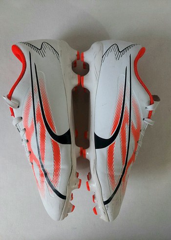 38 Beden beyaz Renk PUMA ULTRA çocuk krampon no:37.5