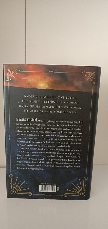 Yıldızlara Sarılı Kraliçe