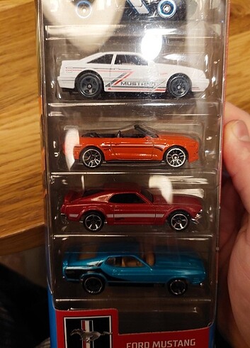 Hot wheels Mustang seti 5li