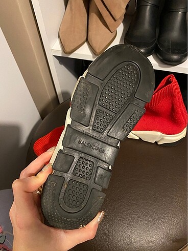 37 Beden kırmızı Renk Balenciaga