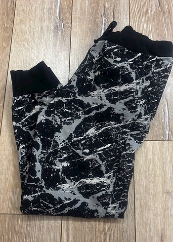 Erkek Çocuk Gri Batik Desenli Bol Kesim Eşofman - Görsel 2