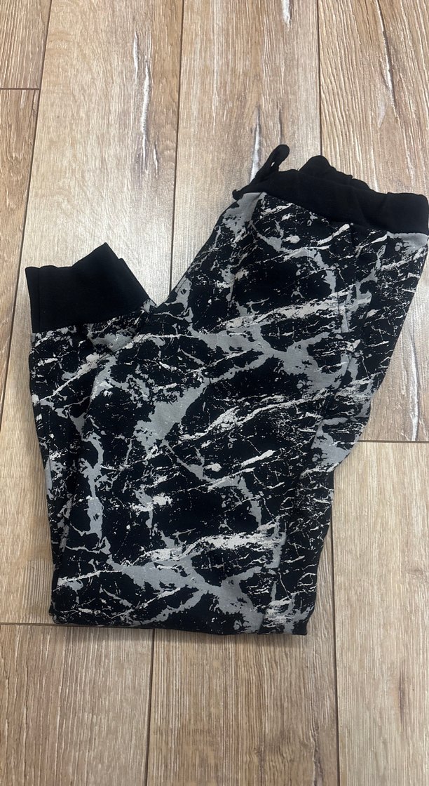 Erkek Çocuk Gri Batik Desenli Bol Kesim Eşofman - Görsel 2