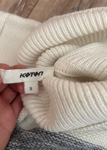 Gri Renk Bloklu Boğazlı Triko - Görsel 4