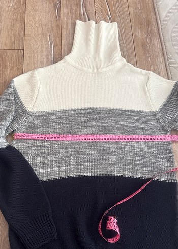 Gri Renk Bloklu Boğazlı Triko - Görsel 3