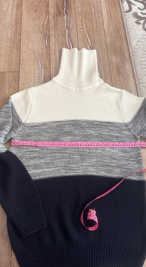 Gri Renk Bloklu Boğazlı Triko - Görsel 3