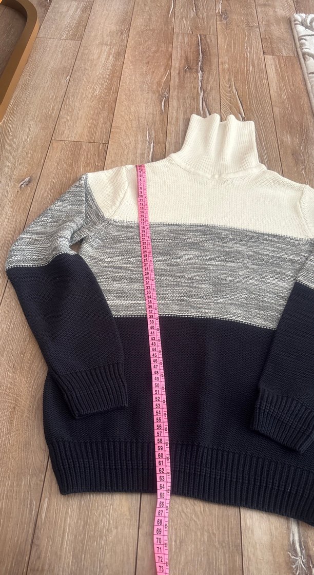 Gri Renk Bloklu Boğazlı Triko - Görsel 2