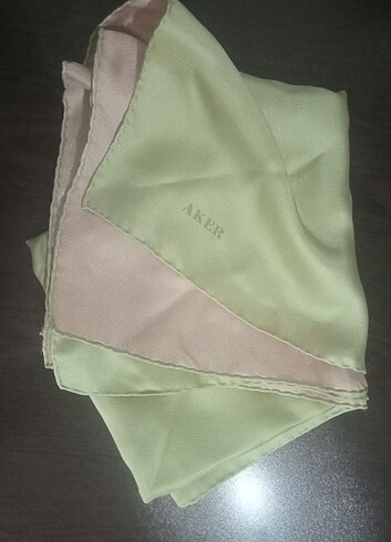 Aker Aker eşarp
