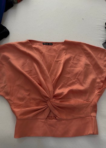 Pembe V Yakalı Drapeli Kadın saten crop