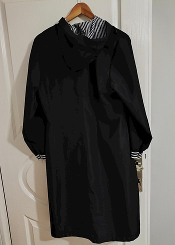 Uzun Siyah Fermuarlı Kadın Yağmurluk - Görsel 6