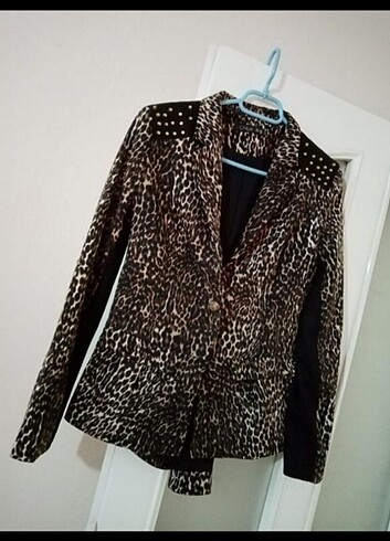 Ceket leopar 