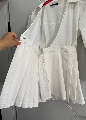 Zara Beyaz V Yaka Pilili zara Mini şortlu Elbise
