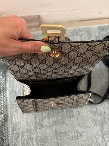 Balenciaga Yeni temiz