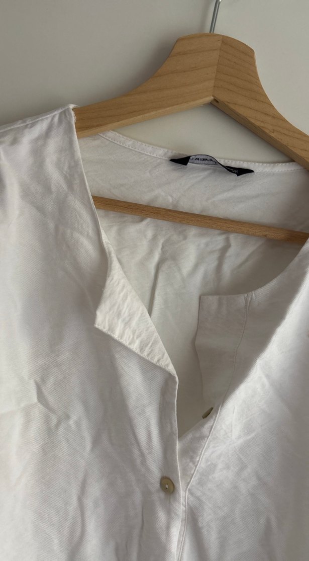 Düğmeli V Yaka Beyaz Kadın Keten Gömlek - Görsel 4