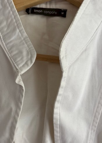 Düğmeli Beyaz Kısa Kollu Keten Gömlek - Görsel 3