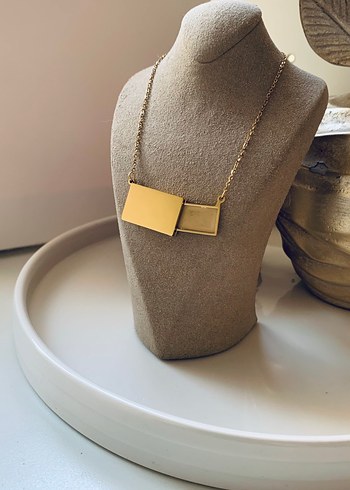 Altın Renkli Zincir Detaylı Mini Kolye - Görsel 8